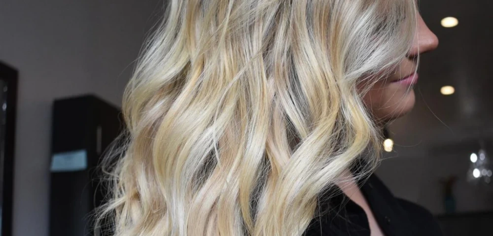 How to Install Hybrid Weft Hair Extensions for Fine Hair? 3 blending and styling hybrid weft hair extensions