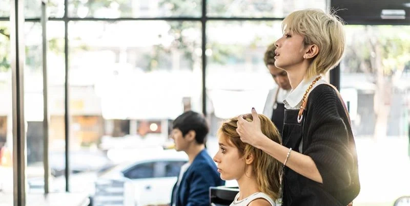 How to Install Hand Tied Extensions? The Professional Guide 1 consultation and suitability