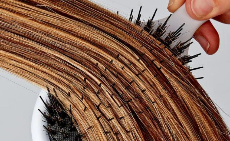 How to Wash Human Hair Bundles for Maximum Lifespan? 2 detangling