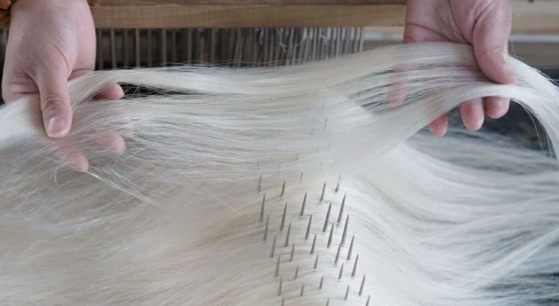 What to Look for in a Hair Extension Factory Tour? 2 hair extensions factory production process